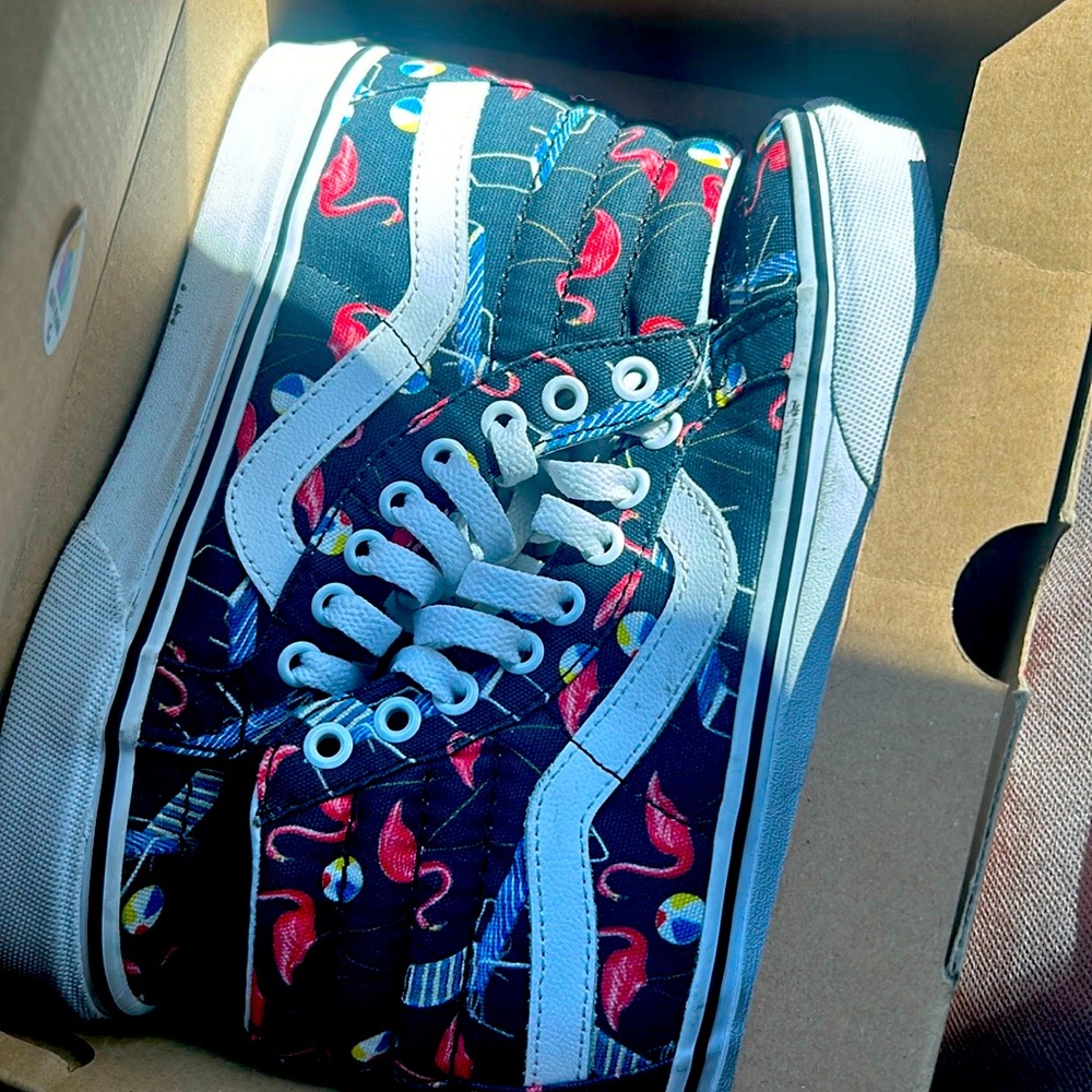 Pool vibes SK8-Hi 🦩🏖️ - Picture 2 of 3